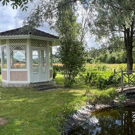Rosa Huset Osebol Daire Stöllet Dış mekan fotoğraf