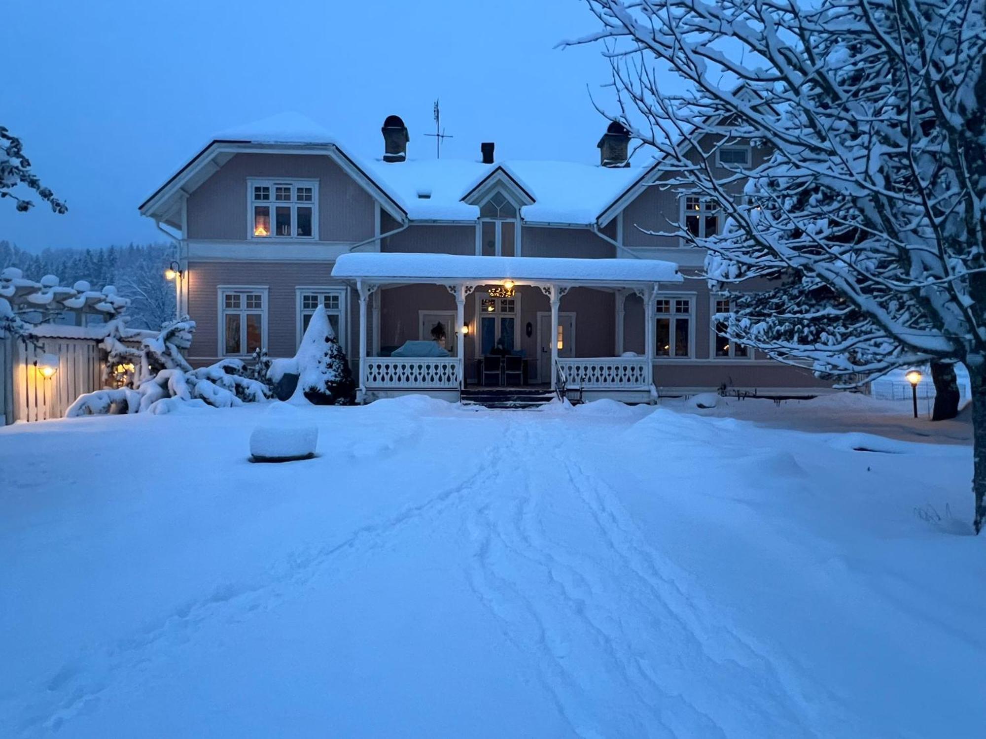 Rosa Huset Osebol Daire Stöllet Dış mekan fotoğraf