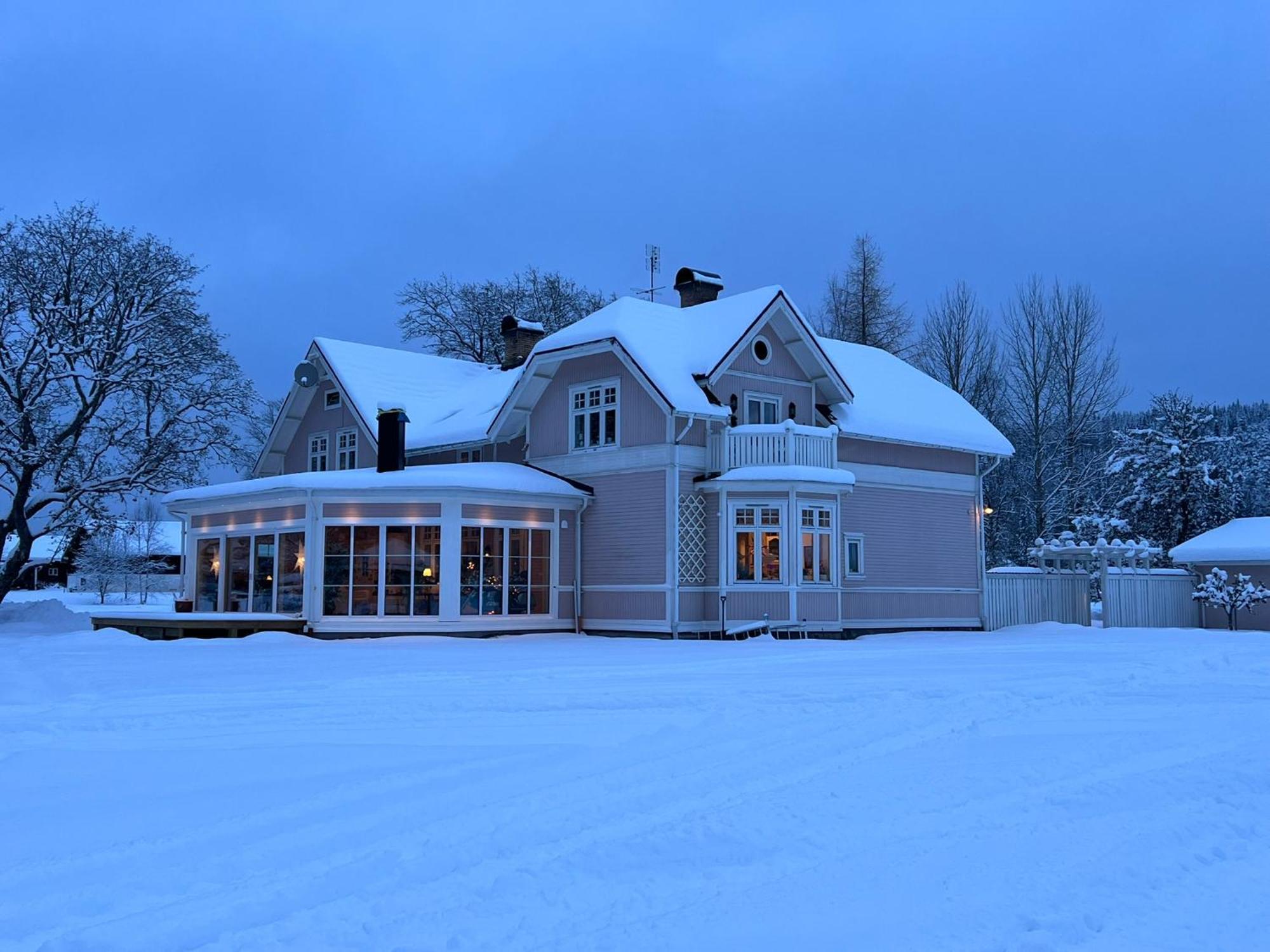 Rosa Huset Osebol Daire Stöllet Dış mekan fotoğraf
