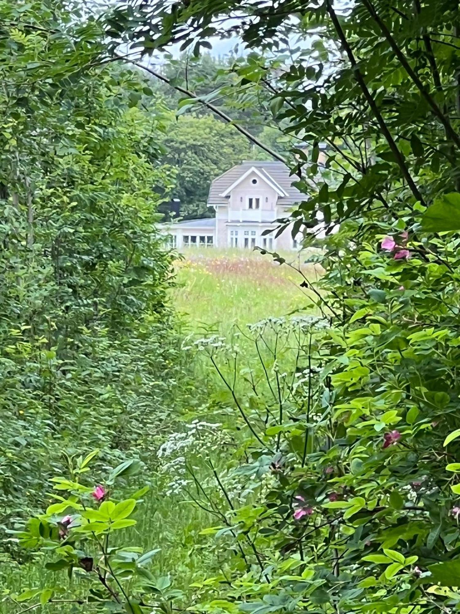 Rosa Huset Osebol Daire Stöllet Dış mekan fotoğraf