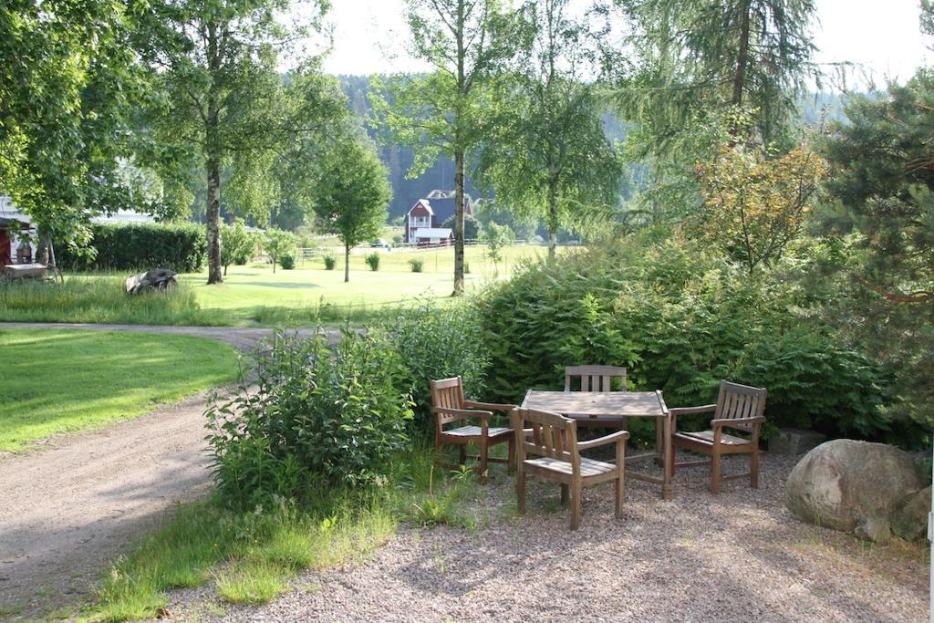 Rosa Huset Osebol Daire Stöllet Dış mekan fotoğraf